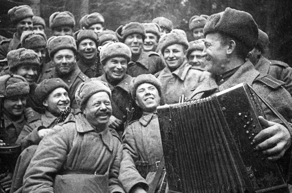 � ��������. ������: �.������ �����: �.������, 1942