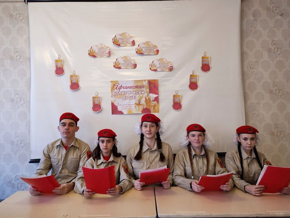 25 декабря 2024 года в рамках проекта Минпросвещения России «Лица дружбы» состоялся телемост между ГБОУ «СШ № 60 Г.О. МАКЕЕВКА» и МАОУ «СОШ № 4» города Покачи