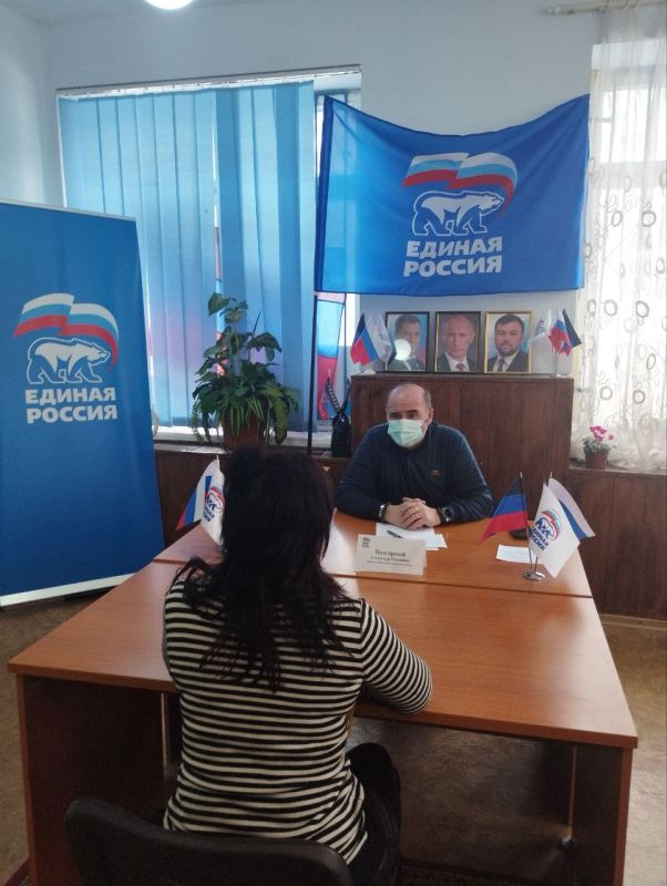 Александр Подгорный провёл выездной приём граждан в общественной приёмной «Единой России»