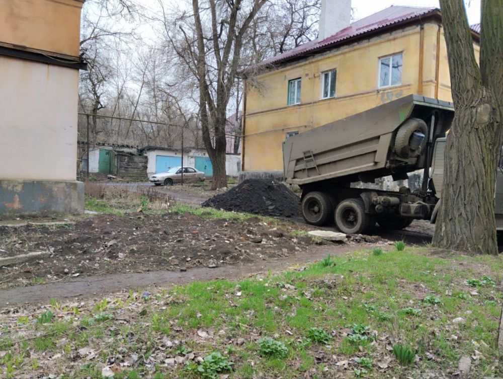 В Кировском внутригородском районе проведены работы для обустройства отмостки