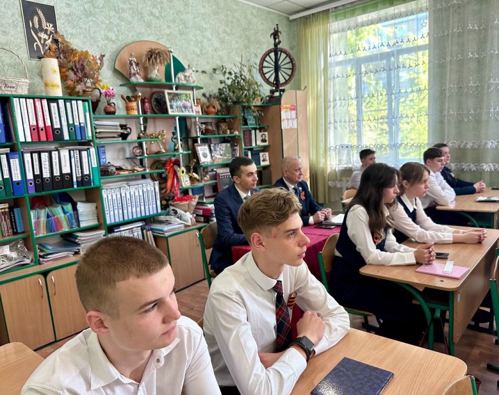 � ������ ���������� ������� ���� ������������ ��������� 10-�� ������ ���� "�������� �.�. ��������" ��� ������� ����, ������ ������ �������� ����� ���������� ���� "��� ������ ���� ����������� ������ �������?"