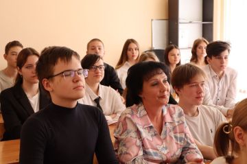 В рамках проекта "Мир возможностей" и Всероссийской акции Финансовая безопасность в цифровом мире, задача которой заключается в том, чтобы сформировать у школьников и их родителей основу для разумного принятия финансовых...