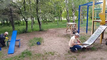 В Кировском внутригородском районе продолжаются работы по благоустройству