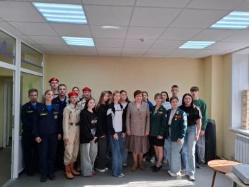 В рамках проекта ГосСтарт. Диалог в городском округе Маеевка прошла встреча руководителей и активистов молодёжных организаций, реализующих молодёжную политику на территории городского округа, с заместителем главы...