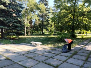 В Кировском внутригородском районе продолжаются работы по санитарной очистке