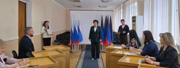 Валентина Харлашка: Приняла участие в мероприятии, посвященном Дню предпринимательства, которое прошло в Управе Кировского внутригородского района Администрации городского округа Макеевка, и вручила заслуженные Благодарности...