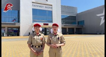 Видеорепортаж о третьем дне Всероссийского форума Плечом к плечу, посвященному девятилетию движения Юнармия от юнкоров местного отделения г.о.Макеевка имени Героя СВО А.М.Линева Никитиной Алены и местного отделения...