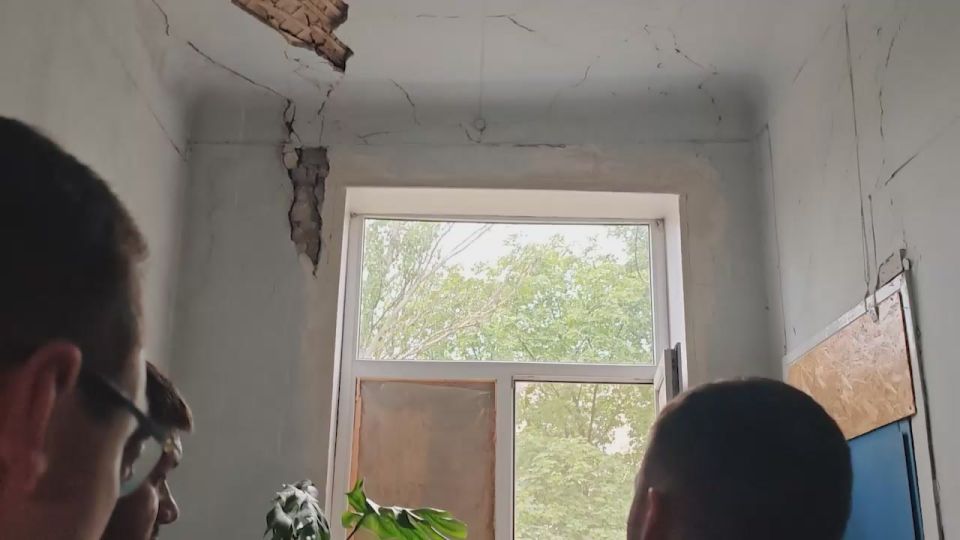  :        ,      ,    -      ...