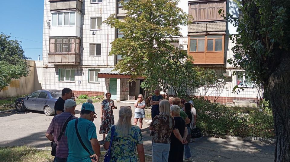 3                  : . , .  1