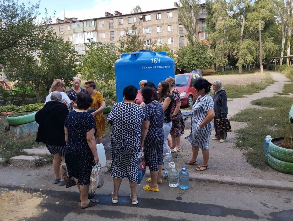 , 4                         7...