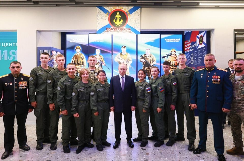 Школьница из Макеевки рассказала Путину о мечте охранять границу