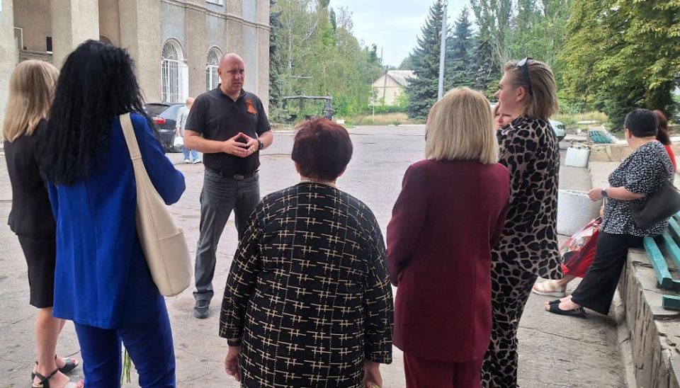 5                     4   