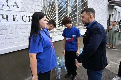 В Макеевке организован круглосуточный пункт выдачи воды с помощью волонтеров