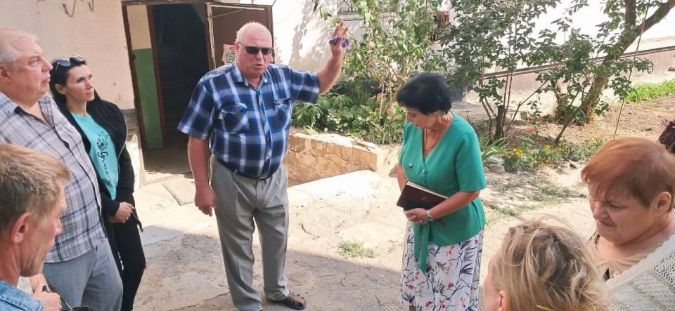 , 8 ,  -           : . ,128\2, . ,141