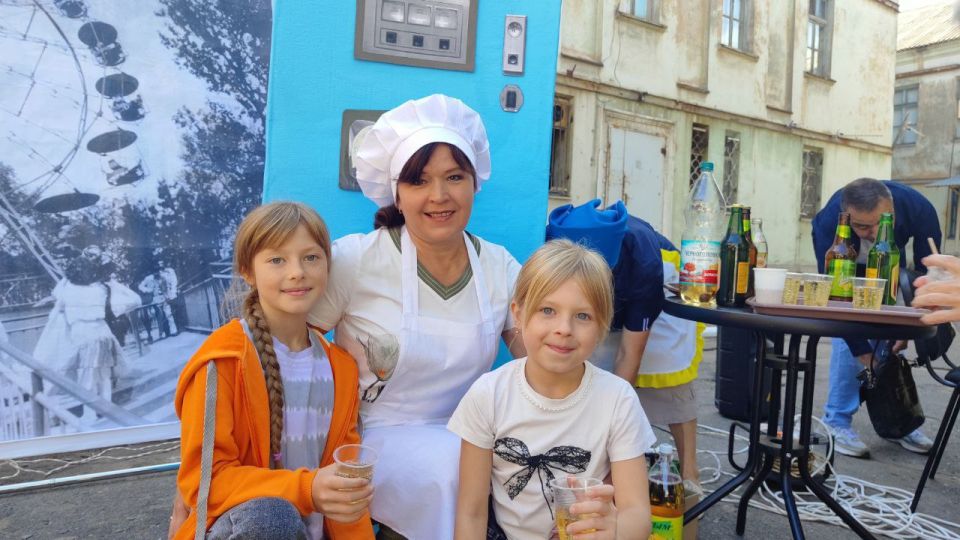  : 11      335- !         ,         