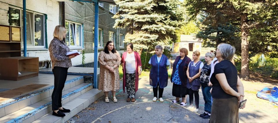 Сегодня, 22 сентября в Червоногвардейском районе состоялась встреча с жителями жилого массива Восточный, которую провела лидер общественного мнения Юлия Гончарова во дворе дома № 20 по улице Токарева