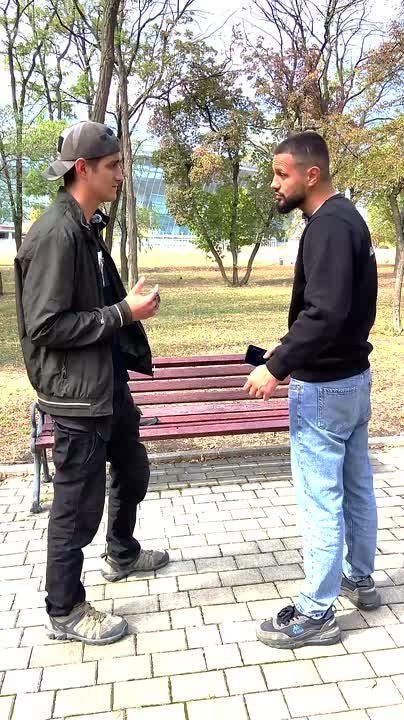    ?.  1  2025      SIM-,       