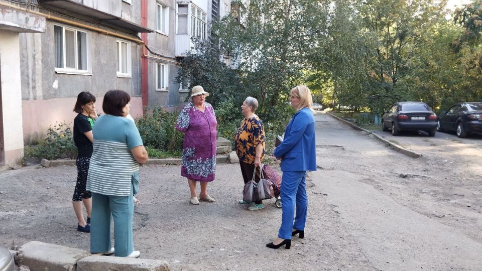 Сегодня, 24 сентября, в Червоногвардейском районе состоялась встреча заместителя руководителя Управы Червоногвардейского внутригородского района Администрации городского округа Макеевка Татьяны Задорожной с жителями жилого...