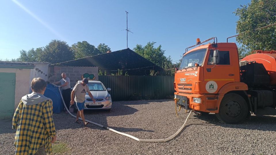 Валентина Харлашка: Сегодня, 24 сентября, провела контроль организации подвоза технической воды по улице Физкультурная в Кировском районе города Макеевка