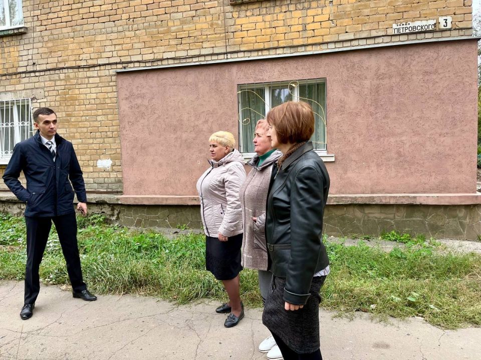 Сегодня, 29 сентября, депутат Макеевского городского совета Сергей Зуев провел встречу с населением по адресу: г. Макеевка, ул. Петровского, 3