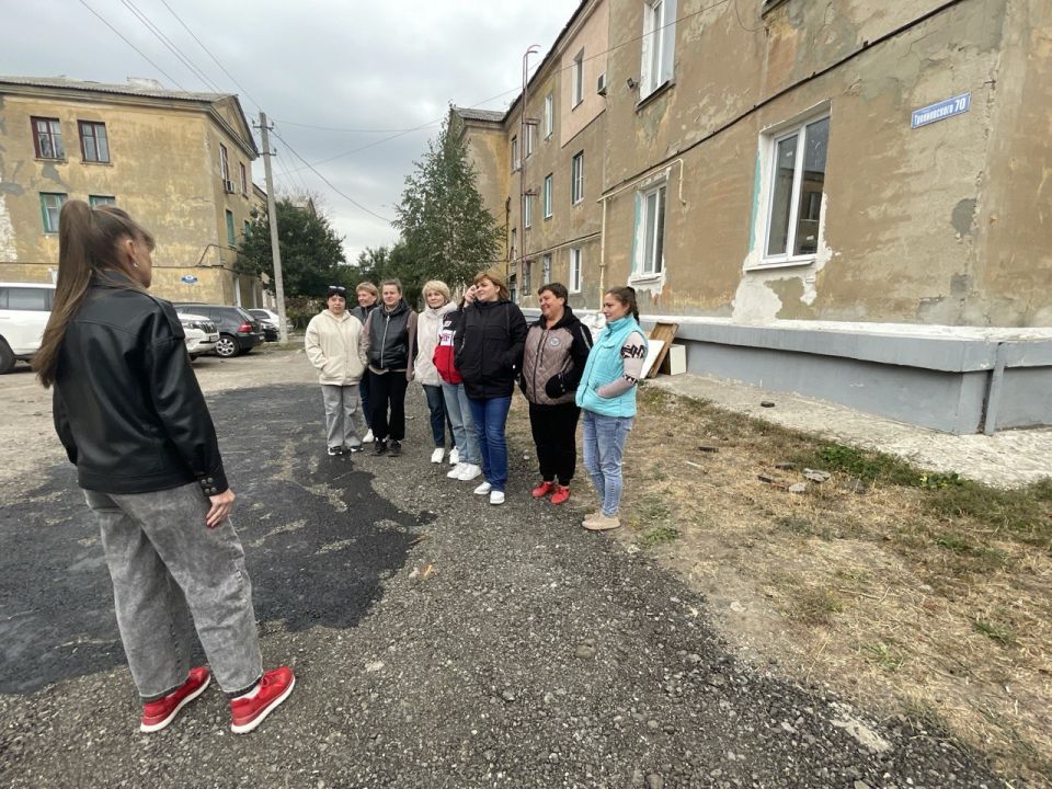 Сегодня, 29 сентября, спикер Эвелина Мотрук провела встречу с жителями по адресу: г.о. Макеевка, г. Макеевка, ул. Макарова, д.66 и ул. Трояновского, 70