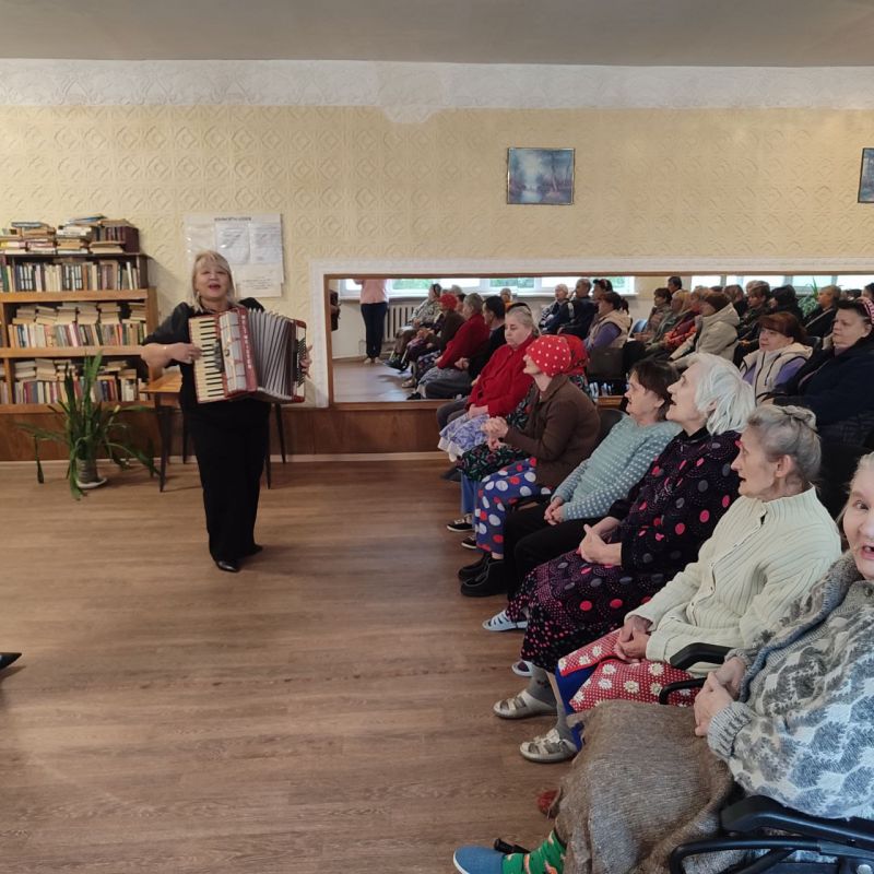 1 октября в Государственном бюджетном учреждении социального обслуживания «Комплексный центр социального обслуживания населения Горняцкого района города Макеевки», по партийному проекту «Старшее поколение» ВПП «Единая...