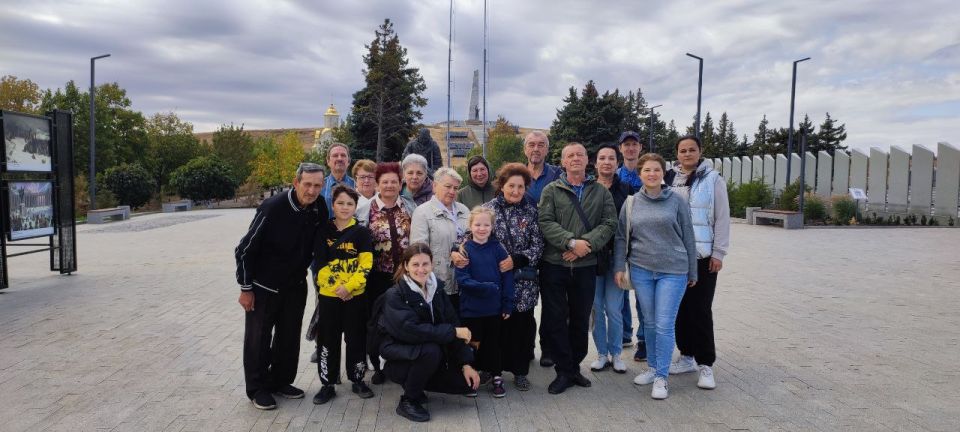 Подопечные Государственного бюджетного учреждения социального обслуживания «Центр социального обслуживания населения Кировского района города Макеевки», в рамках проекта «Историческая память» Всероссийской политической...
