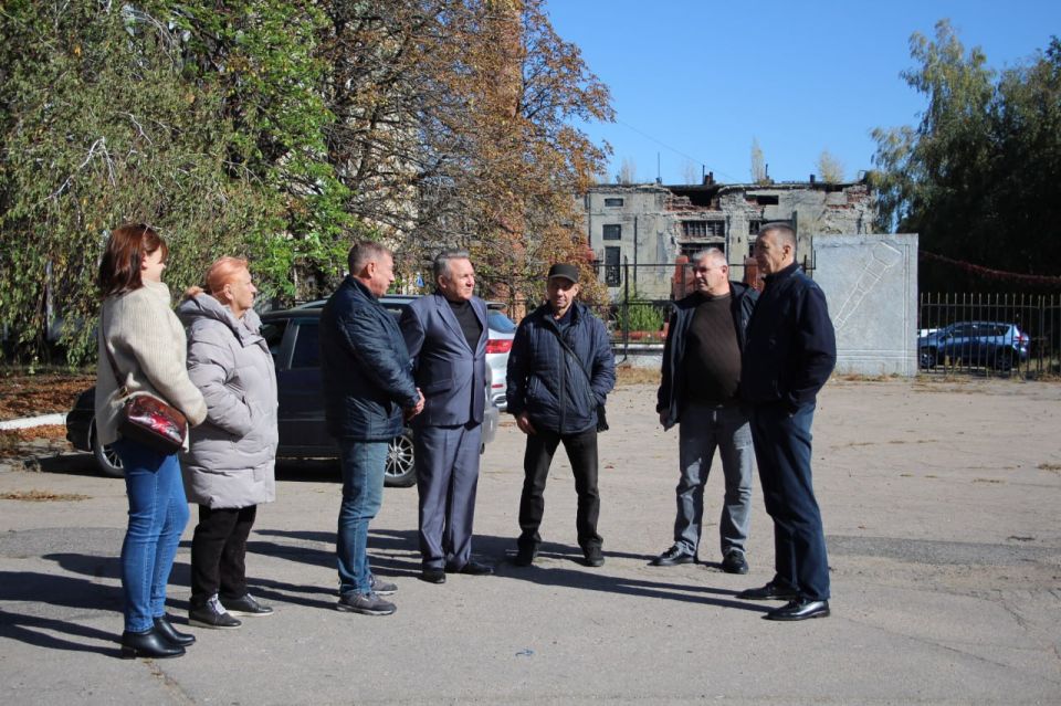 Сегодня, 2 октября, депутат Макеевского городского совета Тарас Сидоренко провел встречу по адресу: г.о. Макеевка, г. Макеевка, ул. Ярошенко, 80