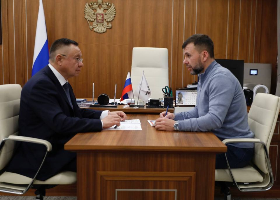 Александр Подгорный: Глава Минстроя России Ирек Файзуллин провел рабочую встречу с Главой ДНР Денисом Пушилиным