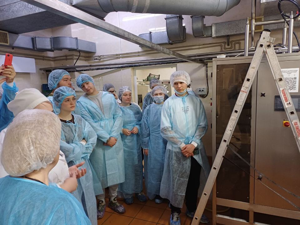 Студенты ДонНУЭТ ознакомились с работой Макеевского комбината детского питания