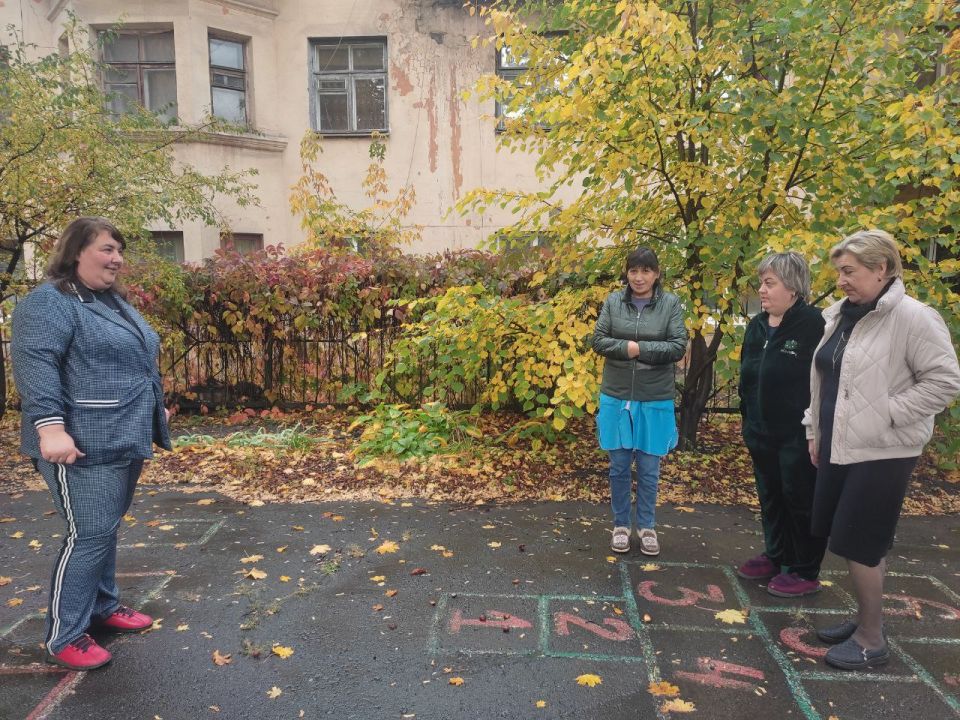 , 9 , -             . , 12