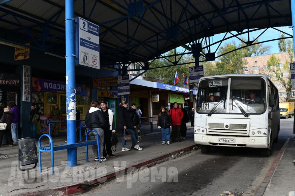   121, 111, 107   100-:       