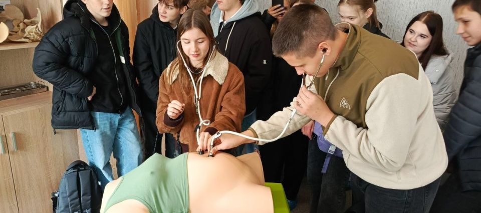     &quot;  &quot;   &quot; 8 .. &quot;   &quot;  &quot;   &quot;   &quot;   &quot;&quot; ...