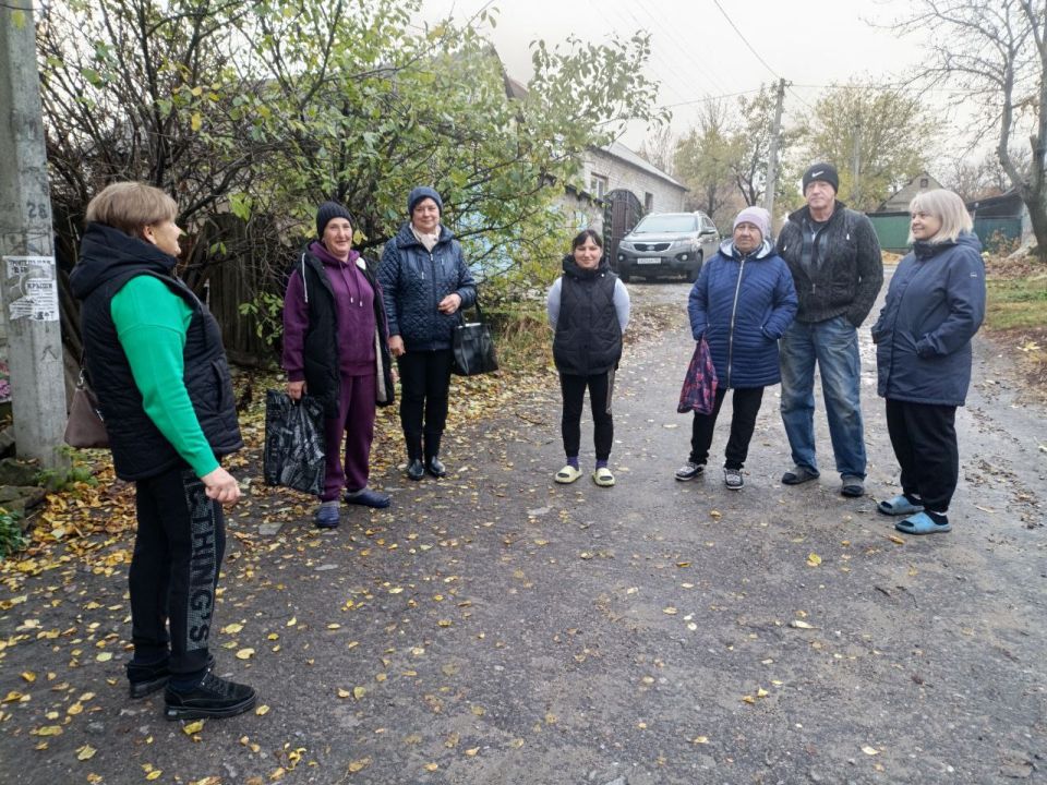 В рамках поручения Главы ДНР Дениса Пушилина, в Кировском внутригородском районе продолжаются встречи с населением на подведомственной территории
