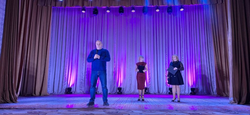 1     .      ,  ,     ,   4 