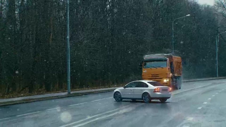 Вниманию автомобилистов! Напоминаем о правилах дорожного движения во время плохих погодных условий
