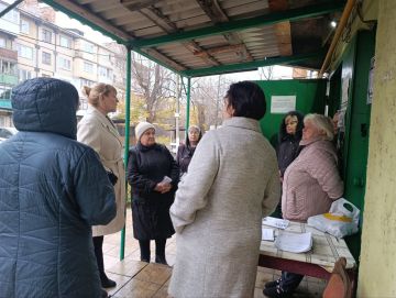 12 ноября во дворе дома № 23 по улице Тухачевского состоялась встреча заместителя руководителя Управы Червоногвардейского внутригородского района Администрации городского округа Макеевка Татьяны Задорожной с жителями жилого...