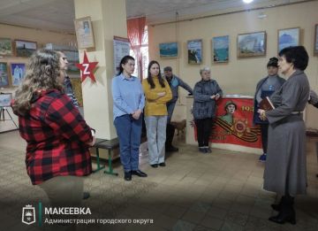 Председатель Макеевского городского совета Валентина Харлашка провела встречу c трудовым коллективом художественной школы