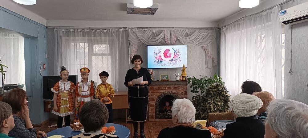 28 ноября 2025 года в рамках Месячника волонтёрства в ГБУСО ЦСОН Советского района города Макеевки состоялось мероприятие, посвященное Дню матери