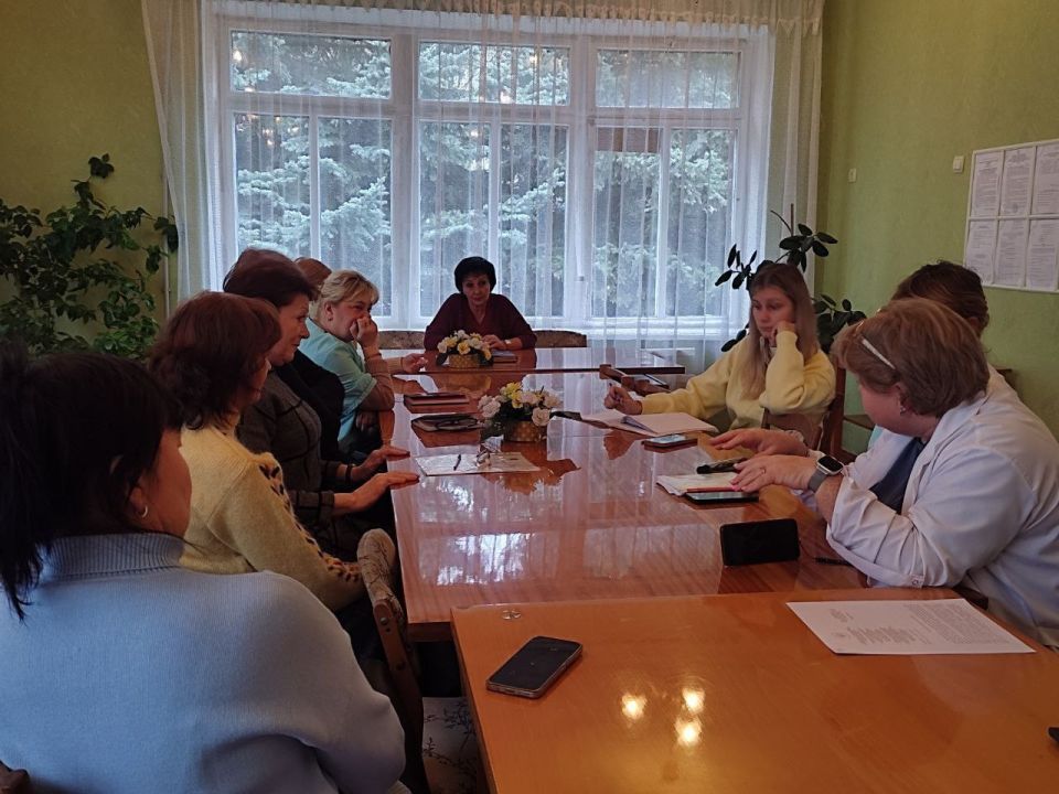 ��������� ��������: �������, 4 �������, ������� ������� c �������� ����������� �������� ��� � 152 ��������