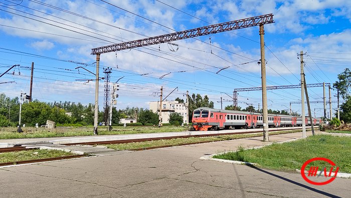 Вниманию пассажиров! С 14 по 31 декабря назначаются пригородные поезда сообщением Ясиноватая–Макеевка–Ясиноватая и продлевается маршрут пригородным поездам сообщением Ясиноватая–Донецк–Ясиноватая