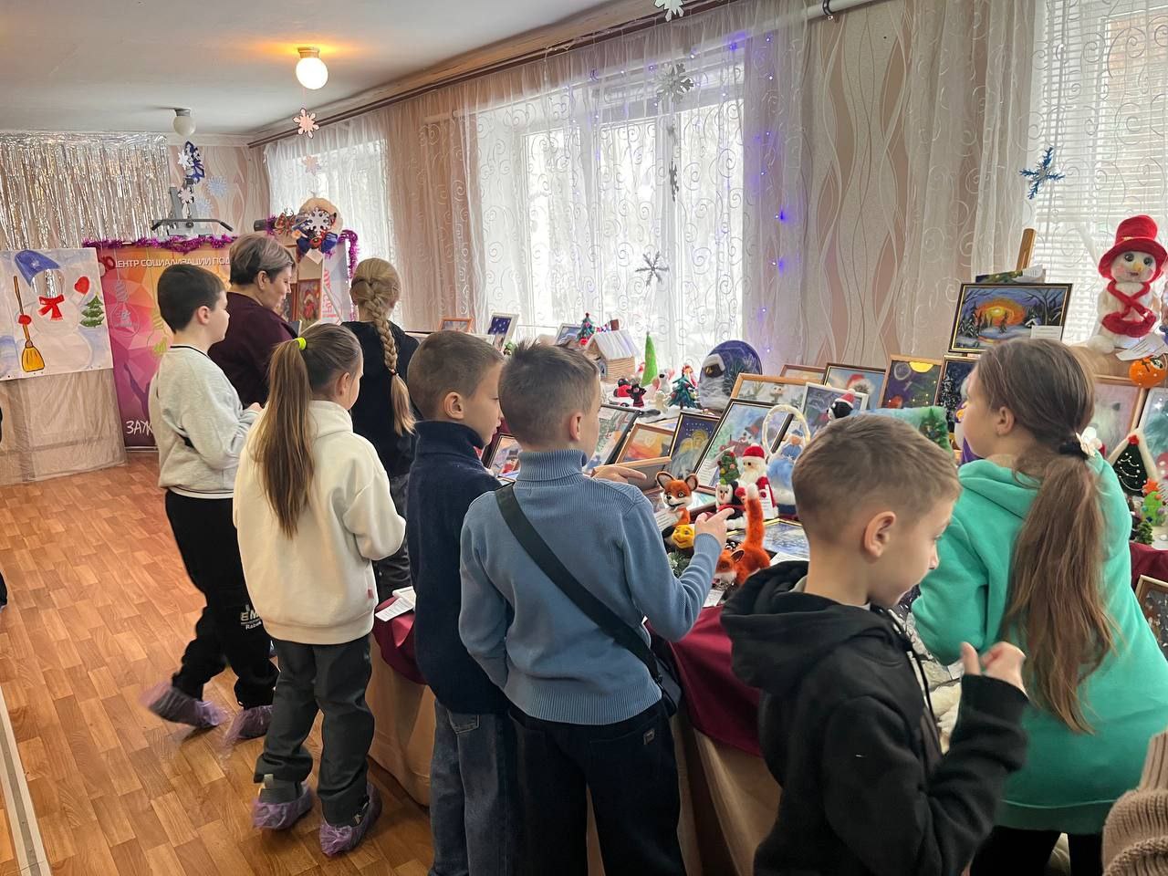 Учащиеся школ Макеевки погрузились в мир шерстяной сказки