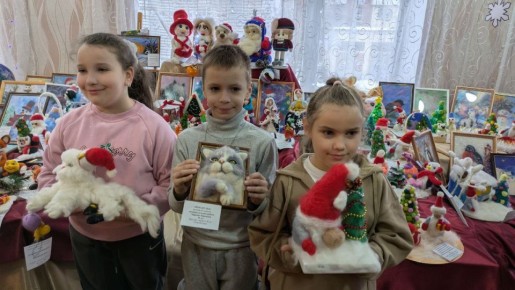 05 января 2026 года учащиеся из общеобразовательных организаций №№ 1, 4, 11, 17, 19, 92 и 99 посетили выставку «Жила-была сказка»