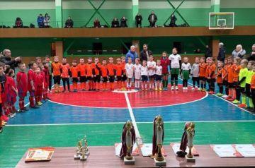 Юные футболисты ДНР провели в Макеевке Рождественский турнир