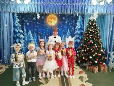 14 января в ГБДОУ «ДЕТСКИЙ САД № 186 Г.О. МАКЕЕВКА» ДНР состоялся праздник «Прощание с ёлочкой»