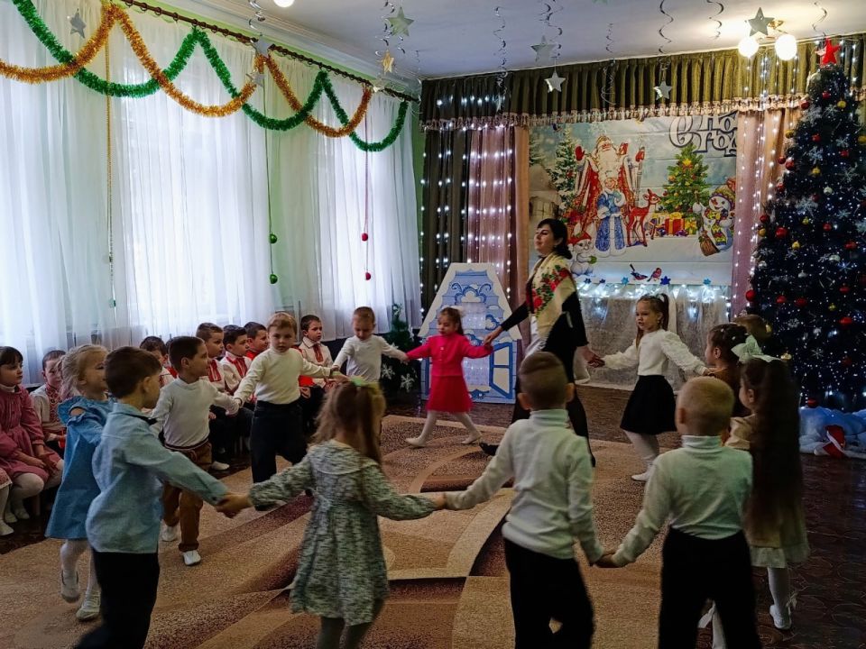 14 января ГБДОУ «ДЕТСКИЙ САД № 55 Г.О. МАКЕЕВКА» ДНР снова погрузился в атмосферу главного зимнего праздника