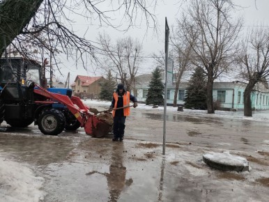 Владислав Ключаров: Из-за обильных осадков и гололедицы сегодняшнее утро обернулось для многих горожан серьёзными транспортными проблемами