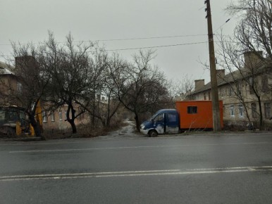 15 февраля, филиалом «Макеевское ПУВКХ» ГУП ДНР «Вода Донбасса» ведутся работы по устранению порыва холодного водоснабжения по ул.Чудская, 5