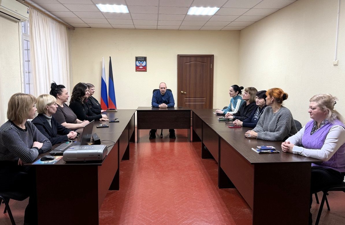 В Советском внутригородском районе городского округа Макеевка прошел час истории «В единстве с Россией»