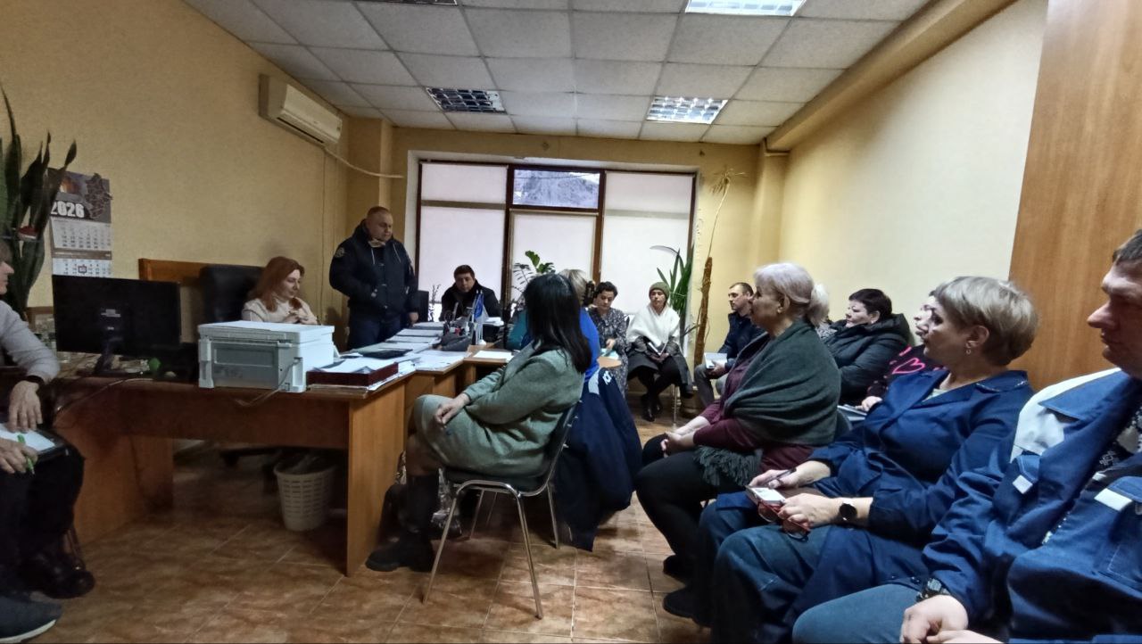 Сегодня, 19 февраля, по поручению Главы ДНР Дениса Пушилина, депутат Макеевского городского совета Александр Морозов провел встречу с трудовым коллективом филиала № 4 «Макеевкокс» ООО «Южный горно-металлургический комплекс...